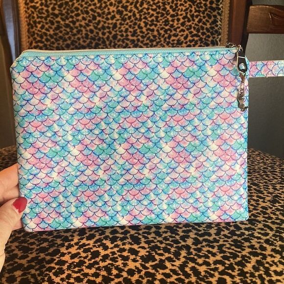 Michelle’s Sewing Nook embroidered mermaid cosmetic bag, good used condition - Picture 4 of 9